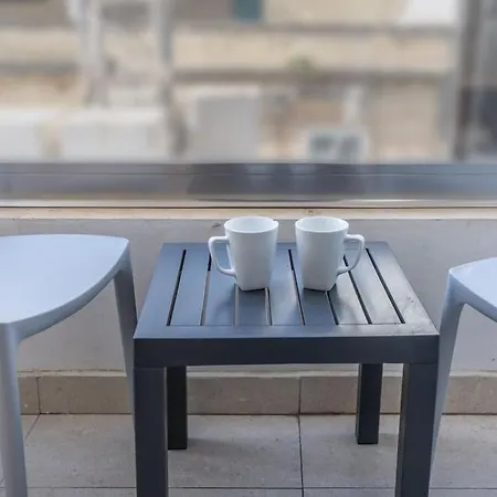 11 With Kitchenette In The Heart Of St Julians *