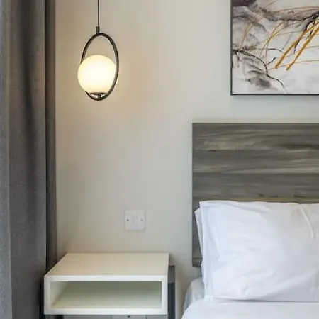 11 With Kitchenette In The Heart Of St Julians Apartament *