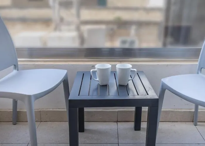 11 With Kitchenette In The Heart Of St Julians *